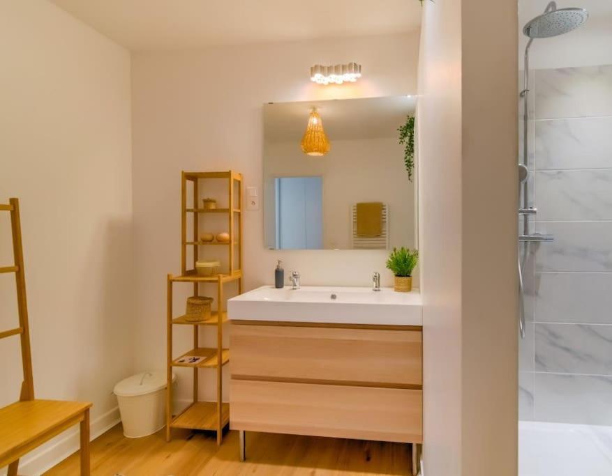 2 Bedroom Apartment In The Heart Of Marseille Exterior photo